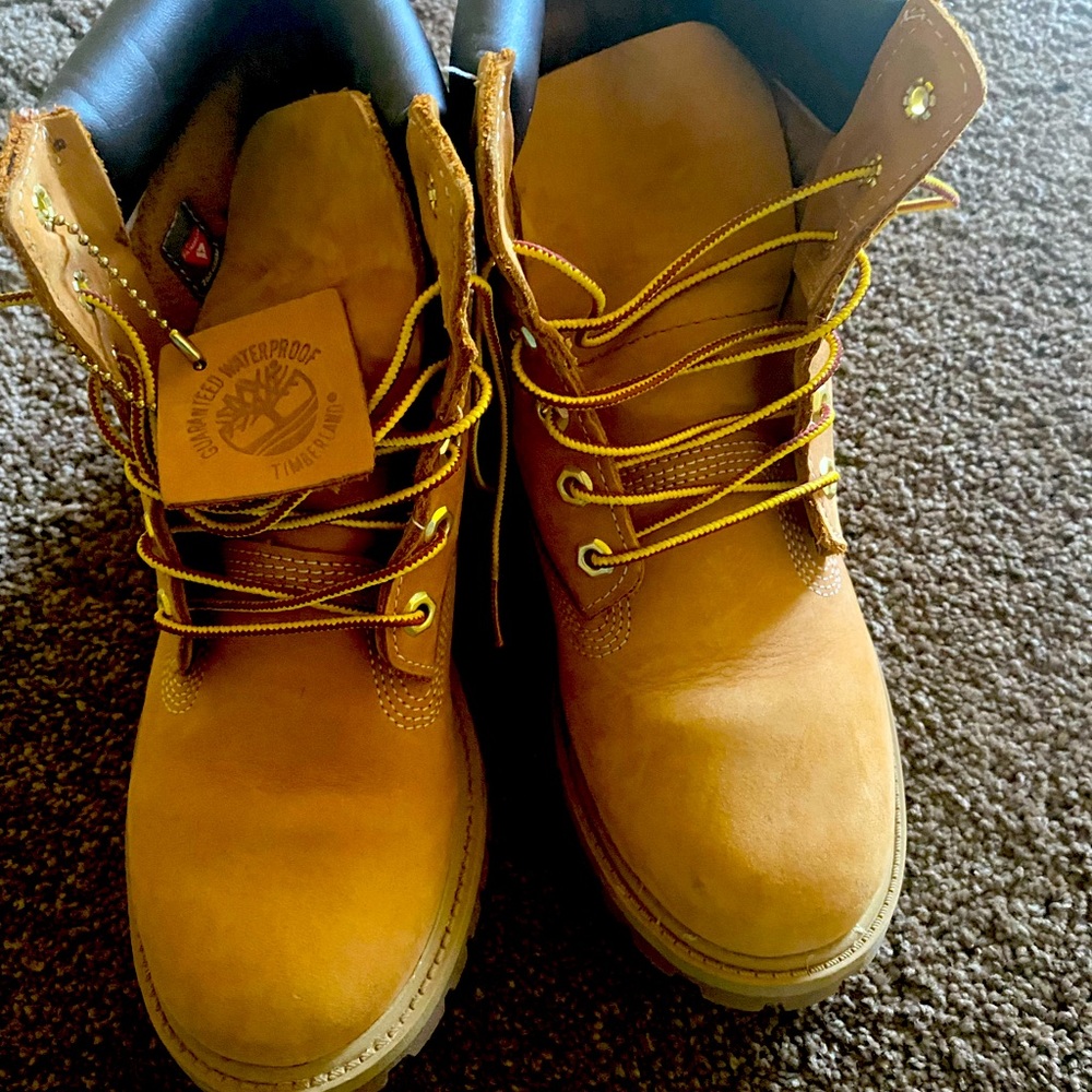 Warn once Timberlands size 6